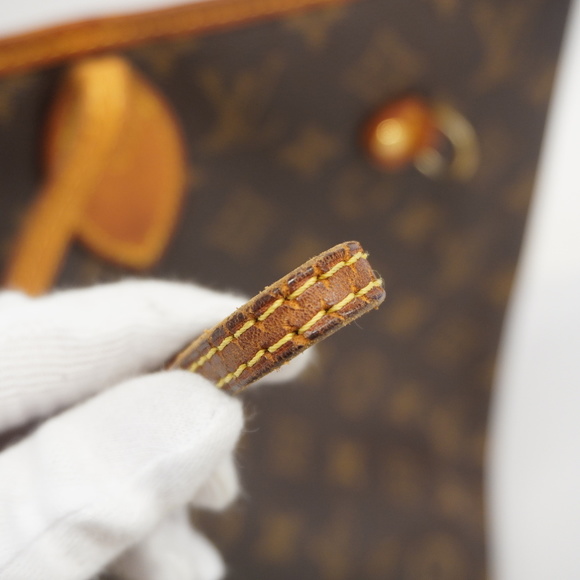 Louis Vuitton Monogram Neverfull MM Tote Bag - Picture 11 of 13